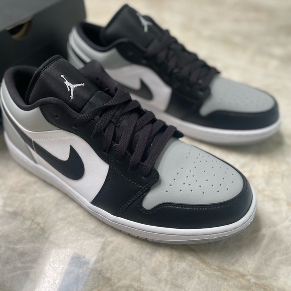 Air Jordan 1 Low - Picture 9 of 12